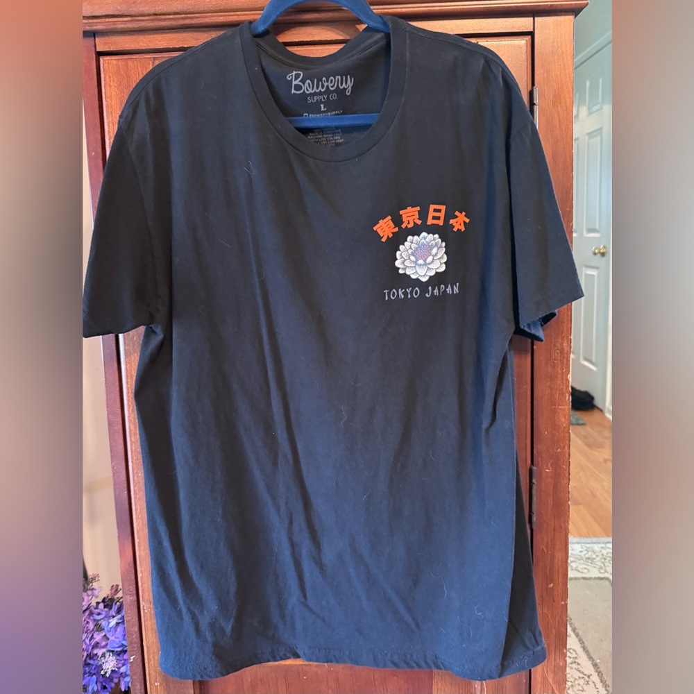 Black Tokyo Japan Graphic T-Shirt NWOT size Large